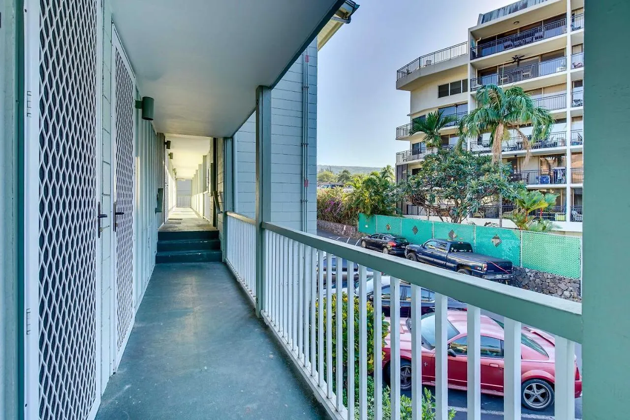 Downtown Kailua-Kona Escape Steps To Ocean! Apartment